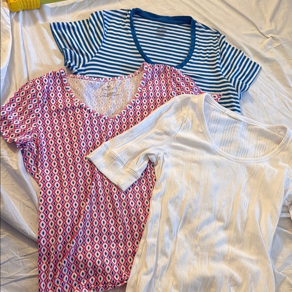 Talbots and George lot of 3 women’s v neck T shirts. Cotton. Size L. - Picture 1 of 1